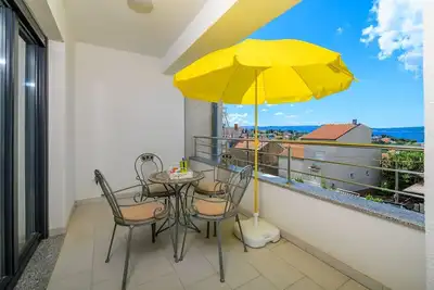 Image de Appartement insolite à seulement 650 mètres de la plage de sable avec vue sur la mer