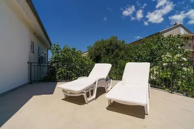Image de Grand appartement à seulement 500 mètres de la plage avec vue sur la mer, parking, lave-linge