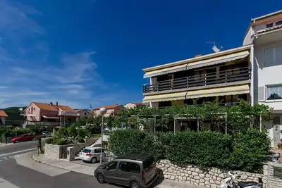 Image de Charmant appartement avec vue sur la mer, parking privé, barbecue, WiFi, climatisation