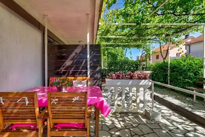 Image de Appartement tranquille avec terrasse méditerranéenne, barbecue, parking, climatisation, WiFi
