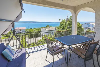 Image de Appartement acceptant les chiens à seulement 300 mètres de la plage avec vue sur la mer, barbecue