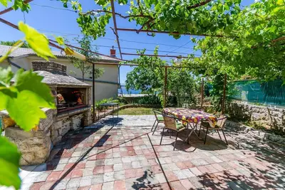 Image de Appartement vintage à seulement 490 mètres de la plage avec vue sur la mer, barbecue, climatisation