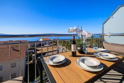Image de Appartement moderne avec vue imprenable sur la mer et l'île de Krk