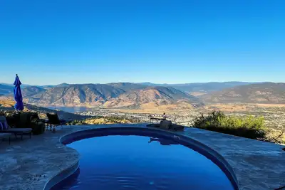 Image de The Ledge Above Penticton - Stunning Views! *New*