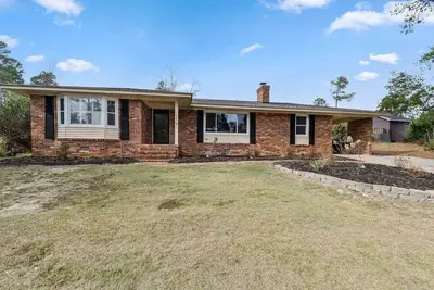 Gorgeous 3bd/2ba Brick Ranch Near National