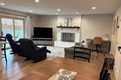 Image de Dayton Kettering  3 bedroom 2 bath ranch garage fireplace outdoor firepit