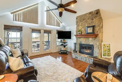 Couples Retreat in Murphy! Mountain-View Home