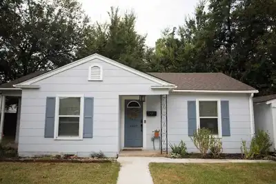 Image de Little Blue House