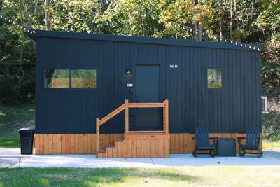 Image de Honeysuckle Den at StoneCreek Farms | Sleeps 2