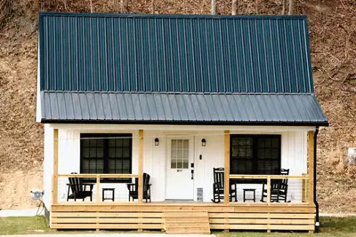 Image de The Lily Pad | Peaceful Farm Retreat