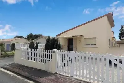 Image de Saint-Palais-sur-Mer – Petite Maison au calme - proche plage et commerces