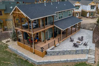 Cozy Cottage on the Frazier River.