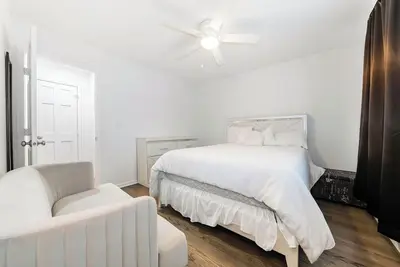 Image de Cozy 2br in Sandwich | Kitchen + Smart Tv