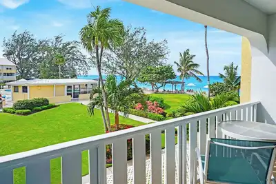 Image de Harbour Heights #25 Seven Mile Beach, 2 Bedroom, 2. 5 Bathroom Second Floor Townhouse