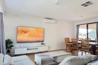 Image de 5 Br House - Private Home on Shared Block