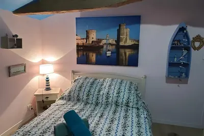 Image de Chambre d’hôtes « Les Philous Gourmands - La Rochelle » avec jardin privé et Wi-Fi