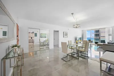 Image de Comfort by the sea: Large Oceanview 2 bedroom +den