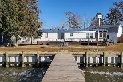 Image de 3-bedroom Riverfront house in Shiloh of Camden County with pier, small beach