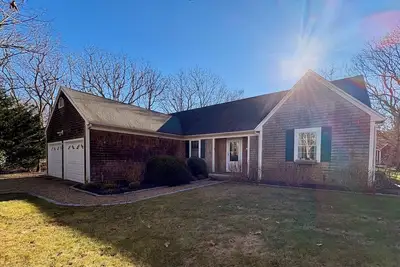 Image de Sunny 3br Edgartown Retreat w/ Central Ac, Private Yard & Easy Town Access