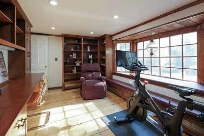 Image de 2-bedroom house in pleasant Glen Head with Ac and charm