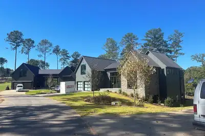 Image de Spacious 5-bedroom townhome in charming Greensboro with Ac