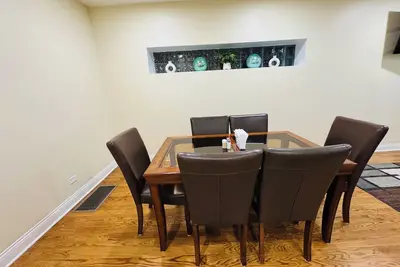 Image de ✨ Beautiful 2br Apartment with Laundry