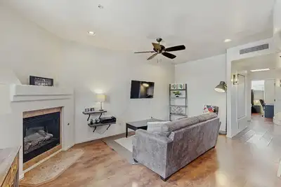 Image de Sunny Tucson Family Retreat | Cozy Second-Level Condo Near University of Arizona