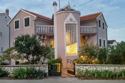 Image de Bel appartement à Jezera avec vue sur la mer.