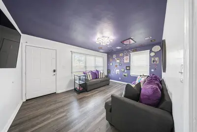 Image de Central Ky's First Interactive Taylor Swift-themed rental home