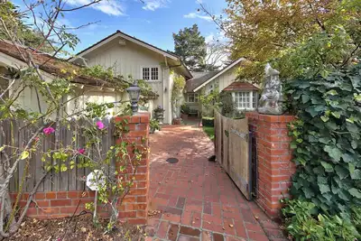 4042 Gnome Home - Two Blocks from the Beach