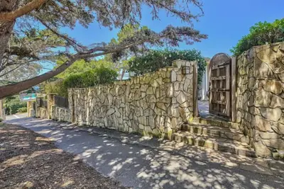 4047 Carmelo Corner - Three Blocks to Beach