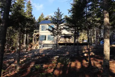 Image de Stunning 2-story cabin retreat with Ac on a tranquil ocean bay