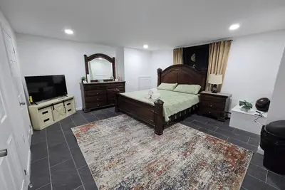 Image de 30 minutes to time square\n4 minutes walk to empire city casino