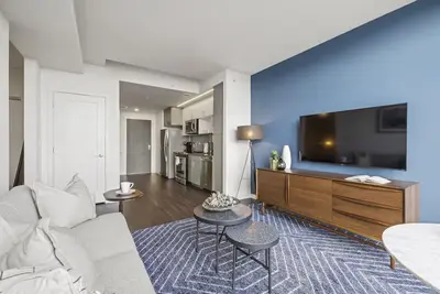 Image de 4 Units | Arlington Apartments | Rooftop Vibes | Easy Metro Access for Family