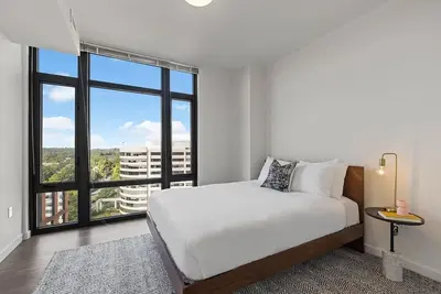 Image de Modern Apartment Near Ballston - Mu Metro | Walk to Dining & Parks in Minutes