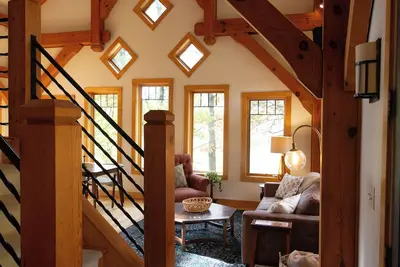 Image de Timber-framed getaway nestled on 22 private rolling acres in Mondovi, Wisconsin