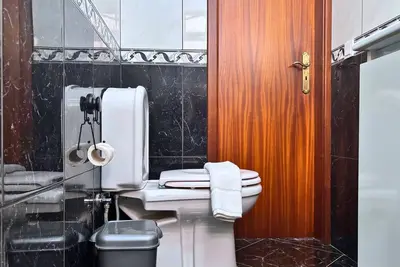 Image de Golden Horizon House By Sam Houses