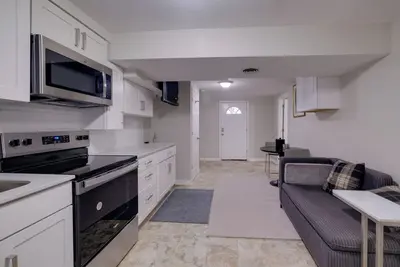 Work & Explore, Cozy Unit 5 Mi to Umd!