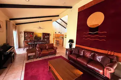 Image de Large House In The Heart of Flagstaff. Walk Downtown And Parks. Huge Garage.