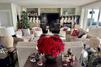 Image de Seattle Area Luxury Home w/Private Pool in Puyallup-45 Min from Seattle Stadium