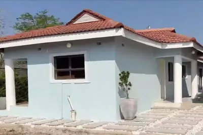 Spacious, bright, inviting 2‑bed home in a secure, affluent neighbourhood.