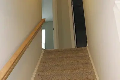 Image de Clean, Quiet, cozy, and Newly built Family Home less than 6 minutes from Masters