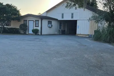 Image de Cozy 2-bedroom barn apartment -5 minutes to hits - 15 minutes to Wec