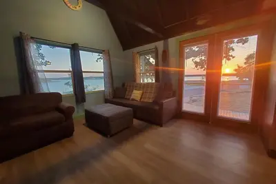 Image de Lakeside Barndo A-frame Cabin #1 @ Lake Cisco Rentals