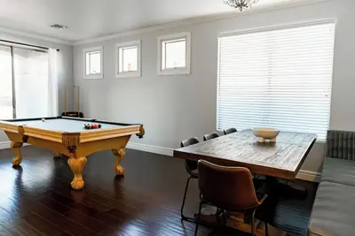 Image de Desert Oasis with Gorgeous Pool and Backyard