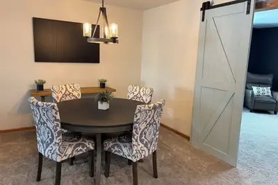 Image de 2-bedroom townhome in Elk Point with King bed