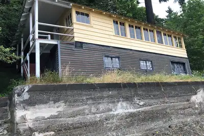 Image de Waterfront Cottage on Hood Canal - rustic character-building 1-bed in Belfair