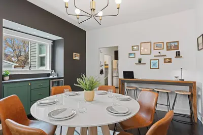 Image de New Urban Lux Family-friendly 5-bdrm Home Central Comfortable Easy Check-in Stay