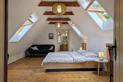 Image de Rustic village cottage in sought after salt region!