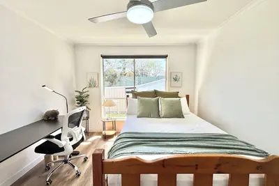 Image de Modern Belmont Suite Easy access to Cbd & Bayside